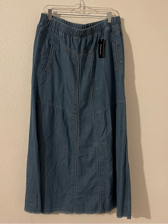 Chartou Dresses & Skirts - Chartou Women’s XXL A Line Maxi Skirt Denim Raw Hem Stretchy Waist and Pockets